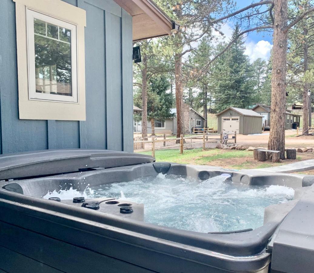 Black Bear Cabin With Hot Tub Woodland Park Εξωτερικό φωτογραφία